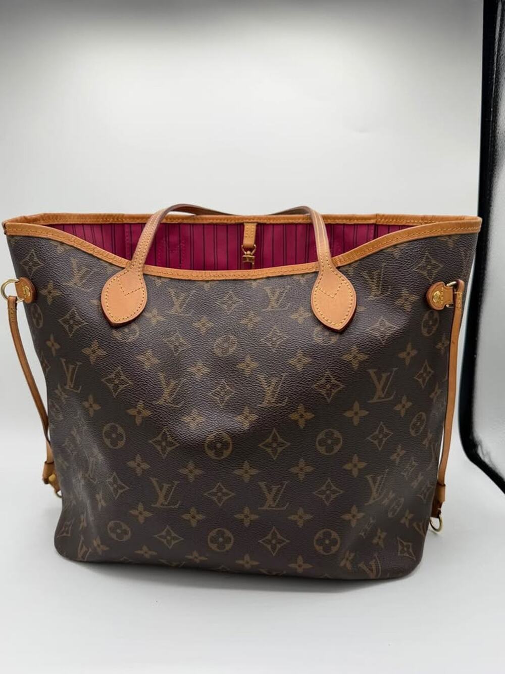Louis Vuitton Neverfull MM Tote – Monogram with Pivoine (pink) interior